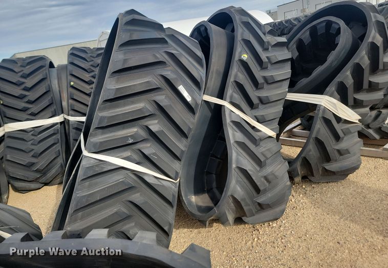 image for item JW9519 (2) Camso 5500 rubber tracks