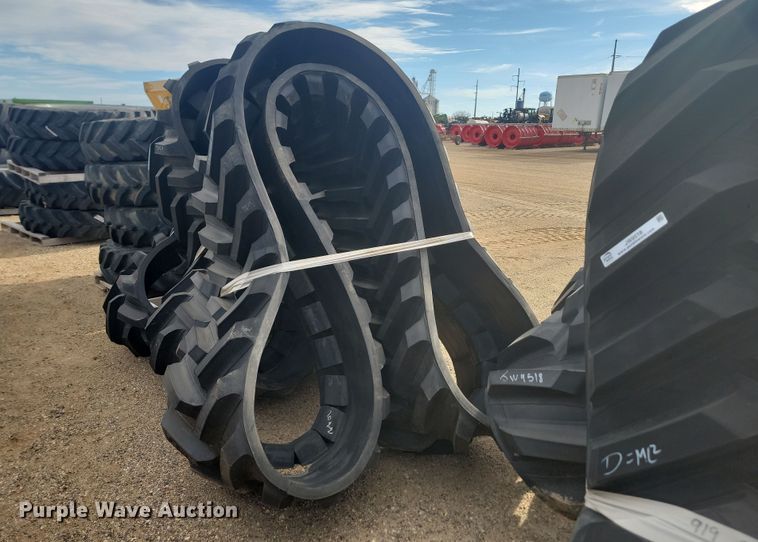 image for item JW9519 (2) Camso 5500 rubber tracks