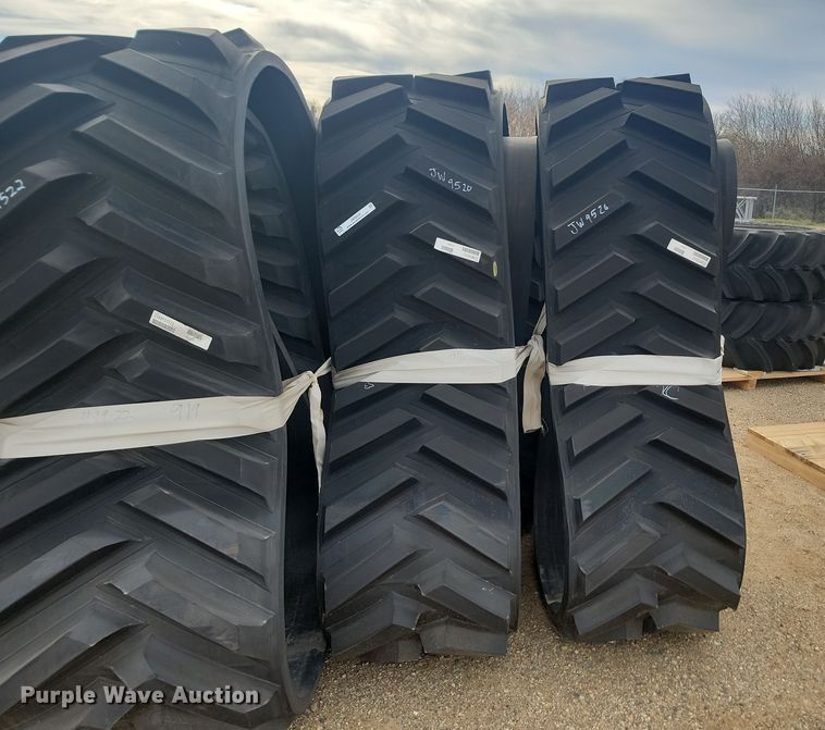 image for item JW9520 (2) Camso 5500 rubber tracks