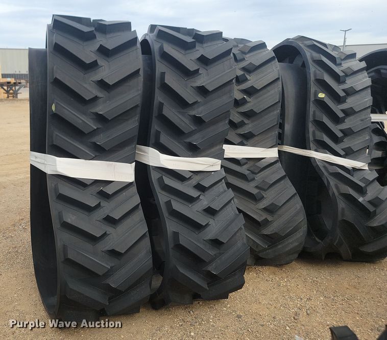 image for item JW9520 (2) Camso 5500 rubber tracks