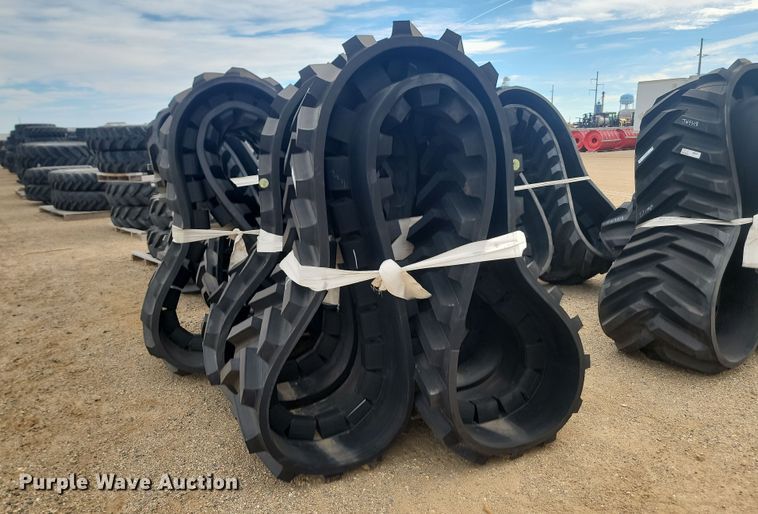 image for item JW9520 (2) Camso 5500 rubber tracks