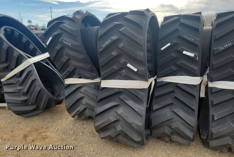 image for item JW9522 (2) Camso 5500 rubber tracks