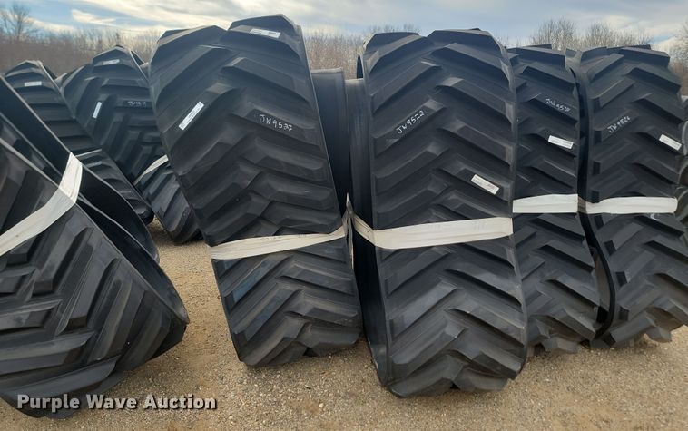 image for item JW9522 (2) Camso 5500 rubber tracks