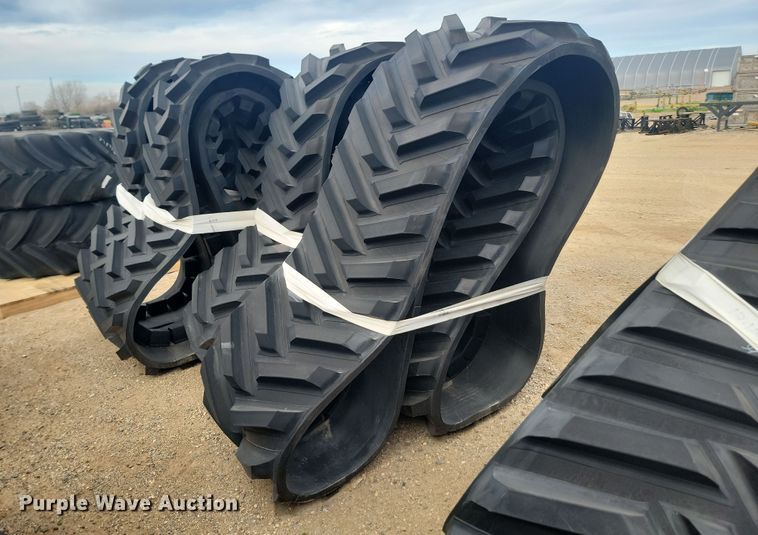 image for item JW9522 (2) Camso 5500 rubber tracks