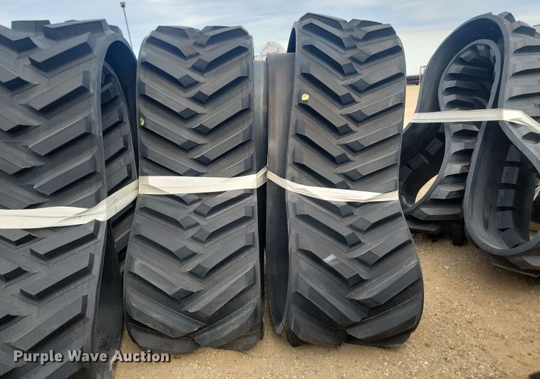 image for item JW9522 (2) Camso 5500 rubber tracks