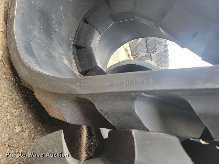 image for item JW9522 (2) Camso 5500 rubber tracks