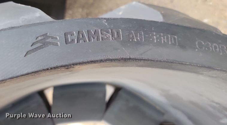 image for item JW9523 (2) Camso 5500 rubber tracks