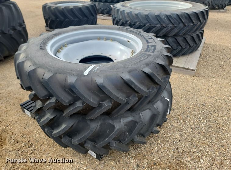 image for item JW9530 (2) Michelin Yieldbib VF 380/85R34