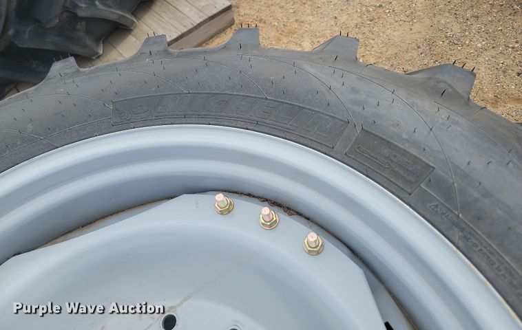 image for item JW9530 (2) Michelin Yieldbib VF 380/85R34