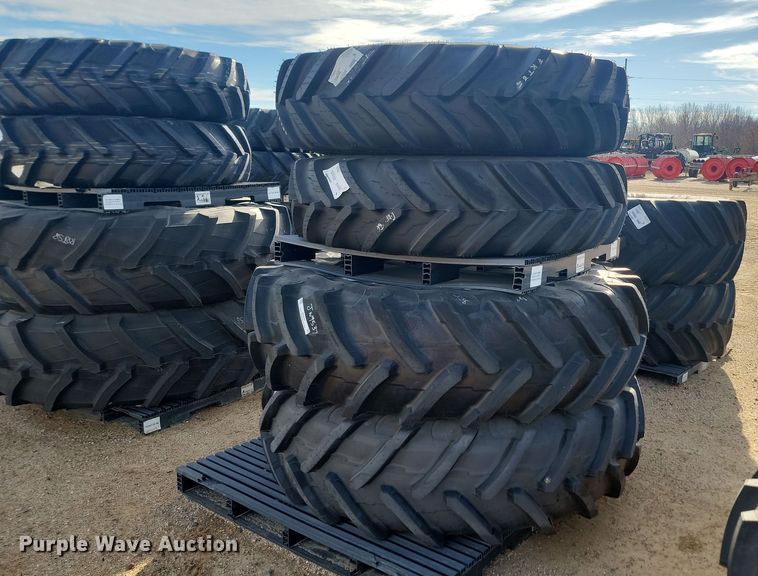 image for item JW9537 (4) Michelin tires and wheels