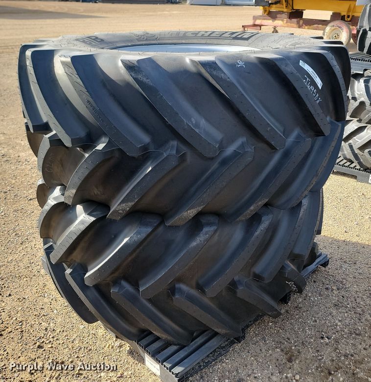 image for item JW9538 (2) Michelin Mach x Bib 600/65R28 tires and wheels