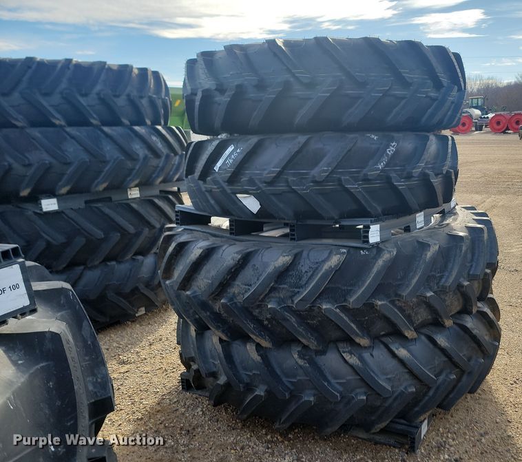 image for item JW9539 (4) Michelin Agribib 2 tires and wheels