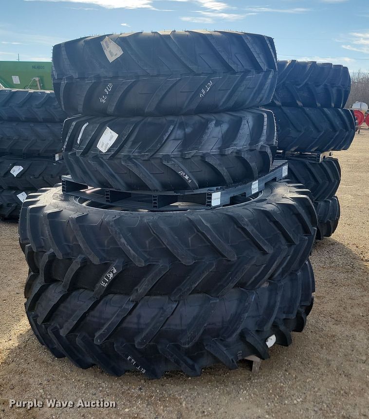 image for item JW9541 (4) Michelin Agribib 2 tires and wheels