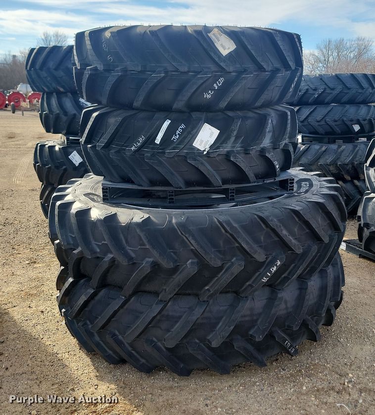 image for item JW9541 (4) Michelin Agribib 2 tires and wheels