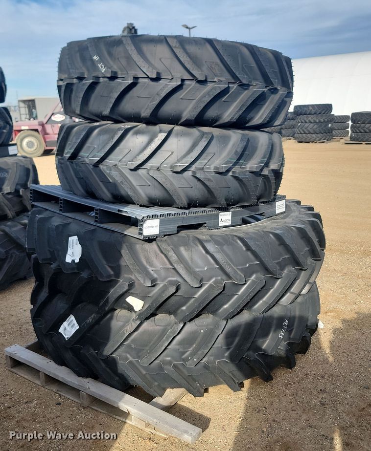 image for item JW9541 (4) Michelin Agribib 2 tires and wheels