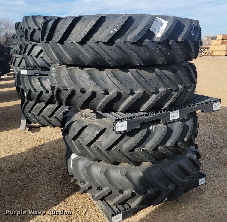 image for item JW9544 (4) Michelin Yieldbib VF 380/85R34 tires and wheels