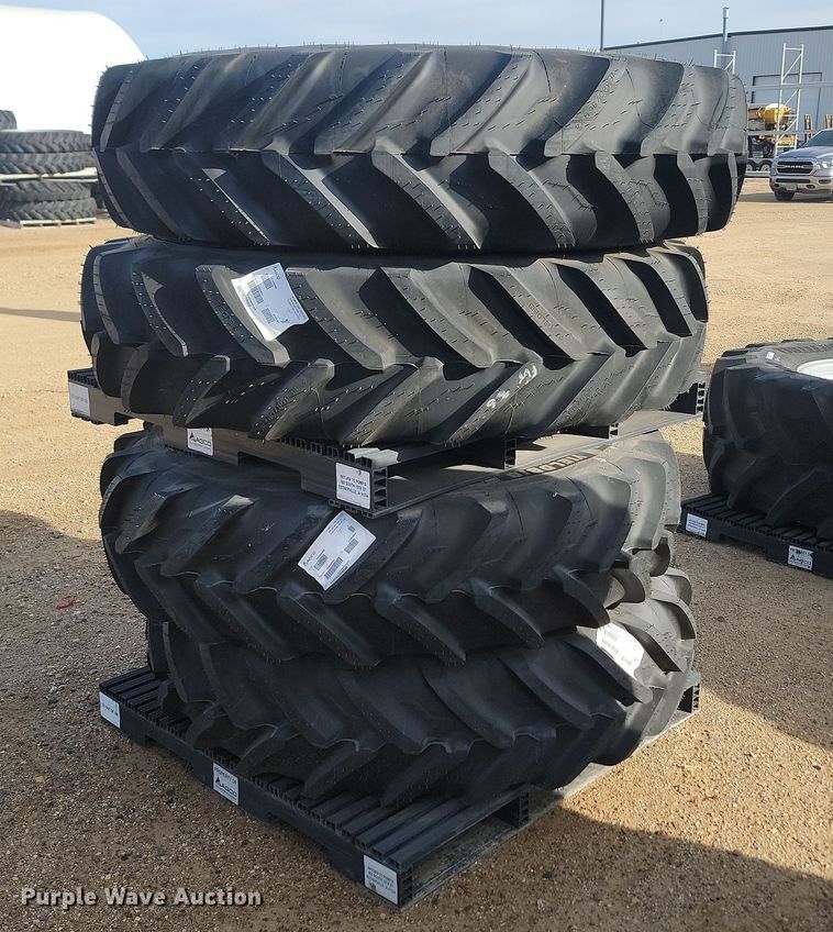 image for item JW9544 (4) Michelin Yieldbib VF 380/85R34 tires and wheels