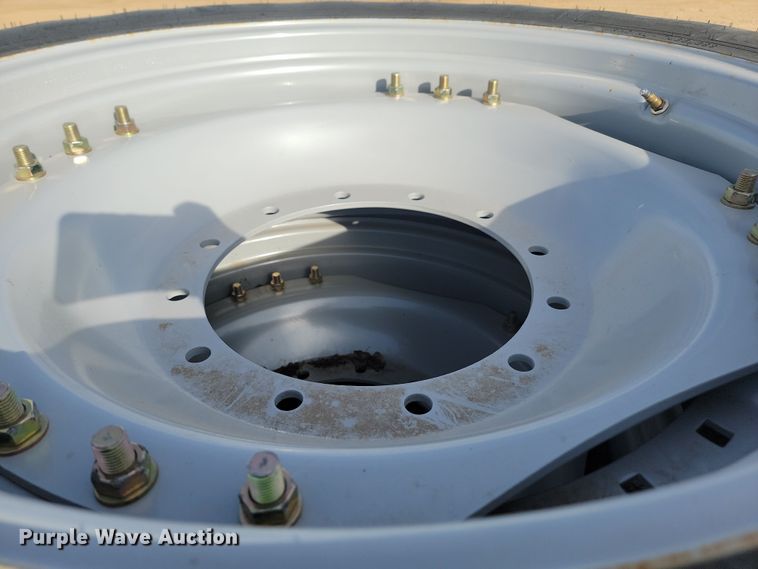 image for item JW9544 (4) Michelin Yieldbib VF 380/85R34 tires and wheels