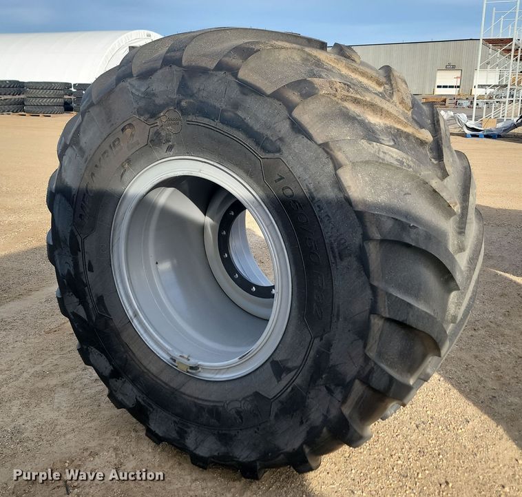 image for item JW9560 Michelin Mega X Bib 2 1050/50R32 tire and wheel