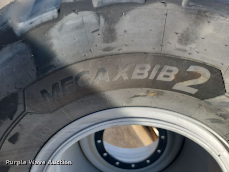 image for item JW9560 Michelin Mega X Bib 2 1050/50R32 tire and wheel