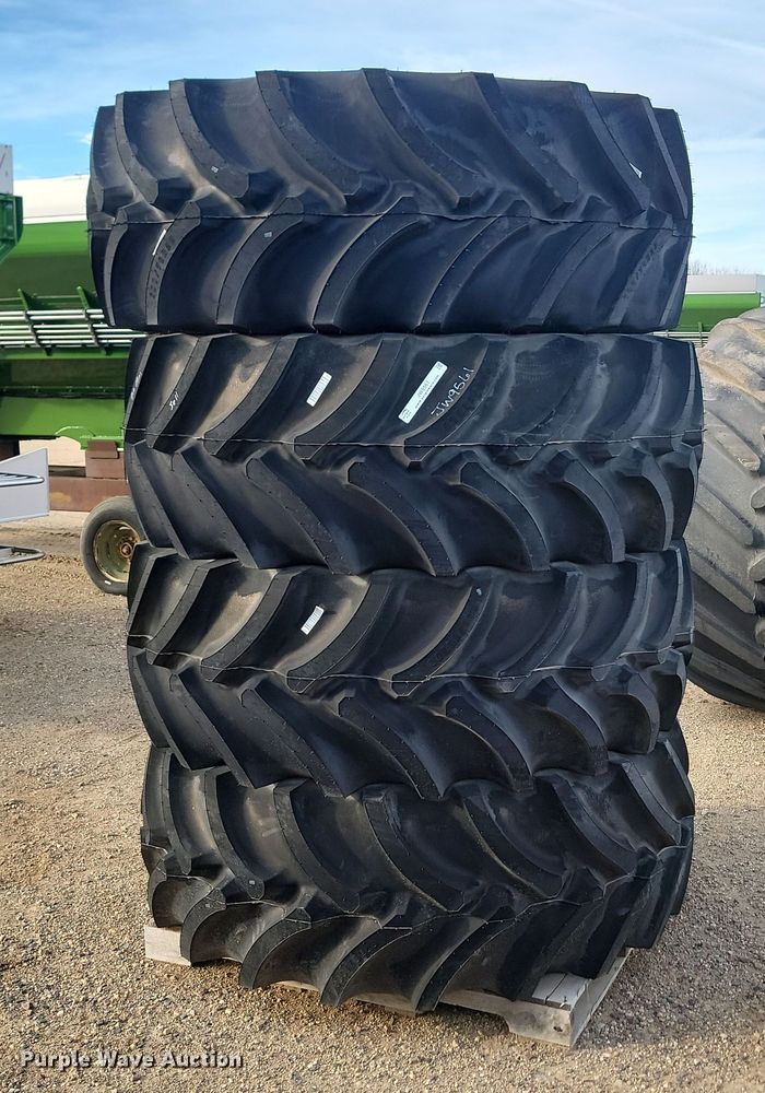 image for item JW9561 (4) Firestone 600/70R28 tires