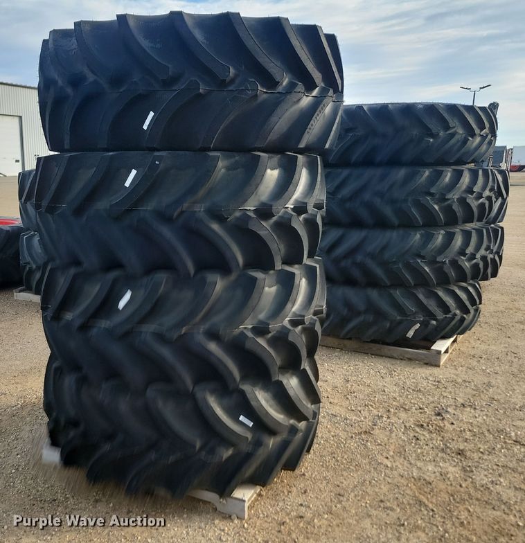 image for item JW9561 (4) Firestone 600/70R28 tires