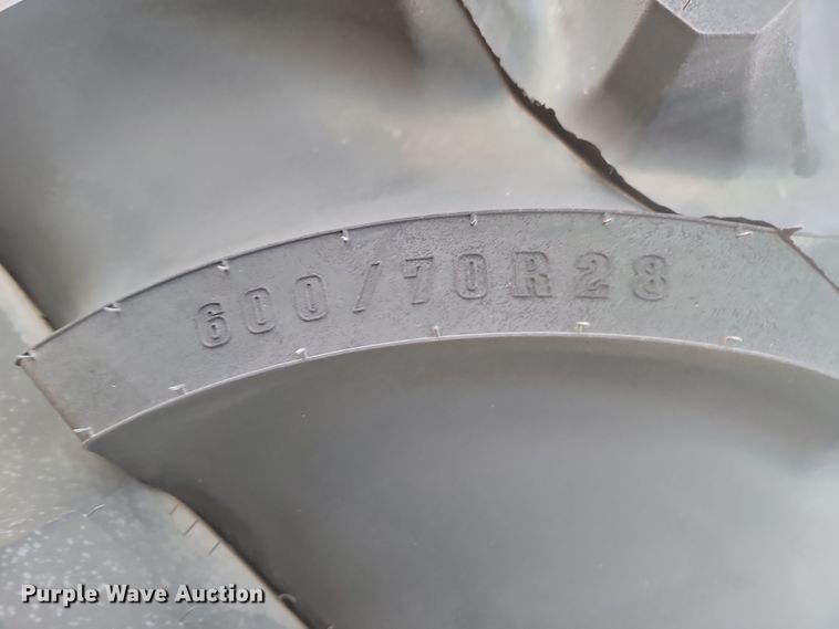 image for item JW9561 (4) Firestone 600/70R28 tires