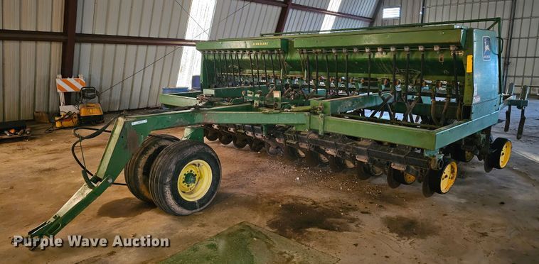image for item KG9535 John Deere 750  grain drill