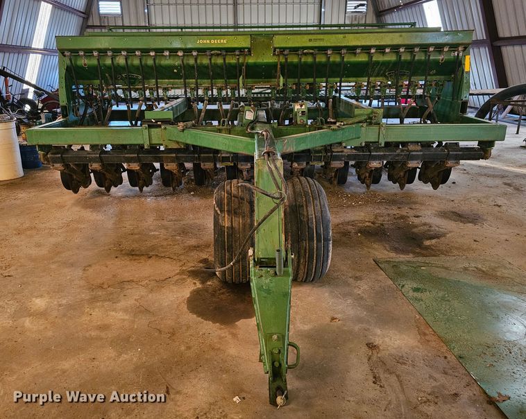 image for item KG9535 John Deere 750  grain drill