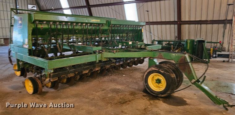 image for item KG9535 John Deere 750  grain drill