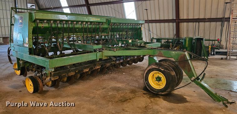 image for item KG9535 John Deere 750  grain drill