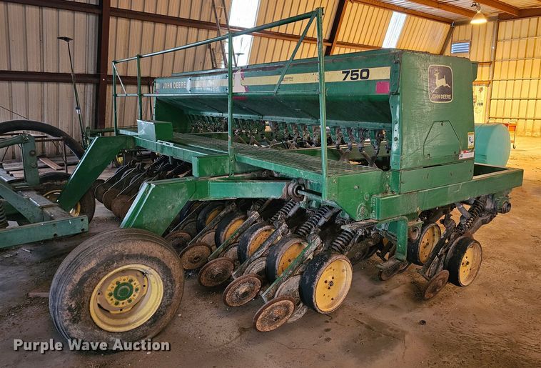 image for item KG9535 John Deere 750  grain drill