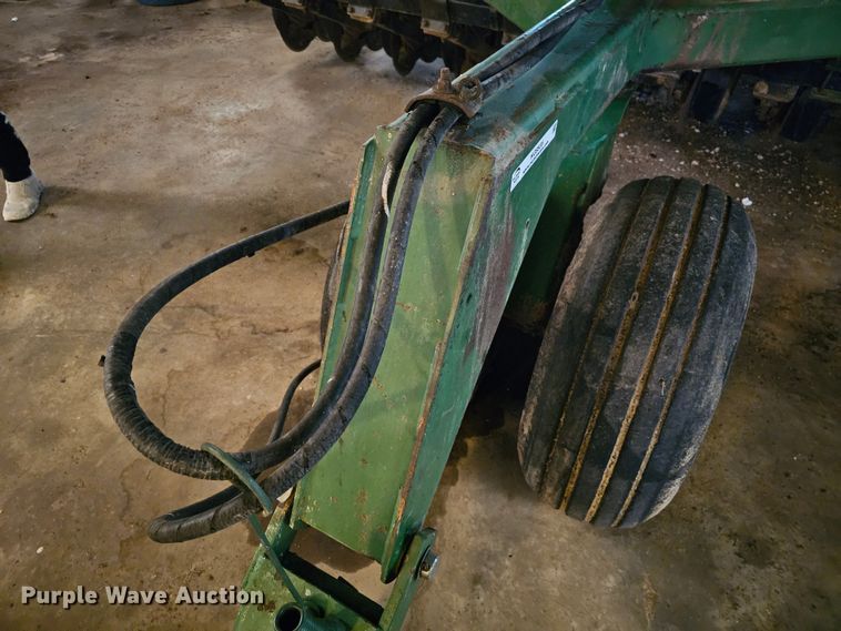 image for item KG9535 John Deere 750  grain drill