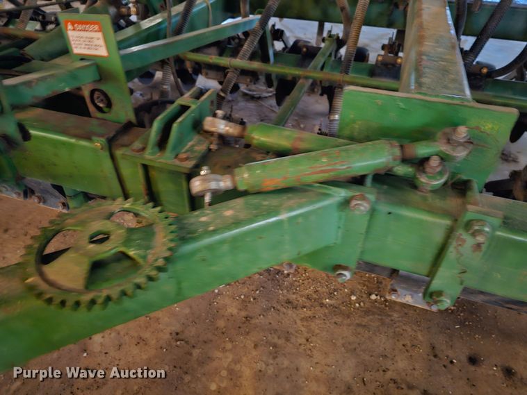 image for item KG9535 John Deere 750  grain drill