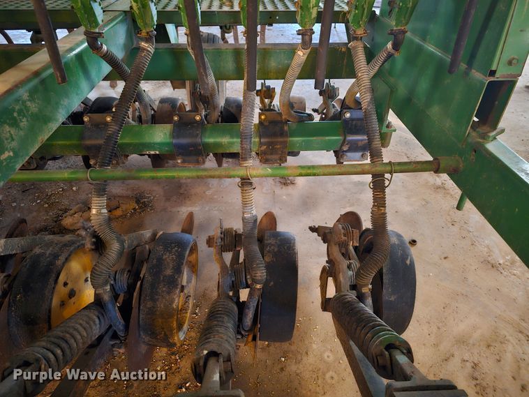 image for item KG9535 John Deere 750  grain drill