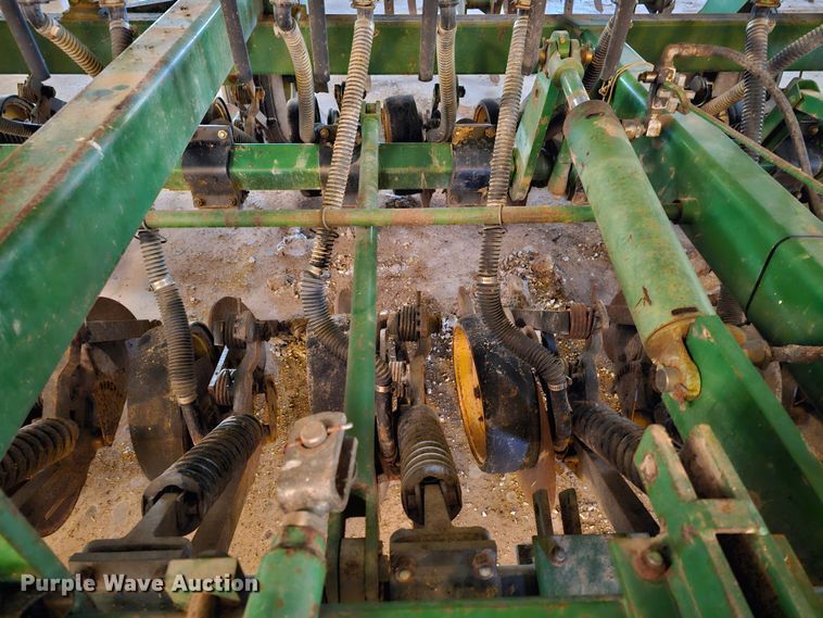 image for item KG9535 John Deere 750  grain drill