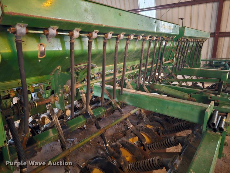 image for item KG9535 John Deere 750  grain drill