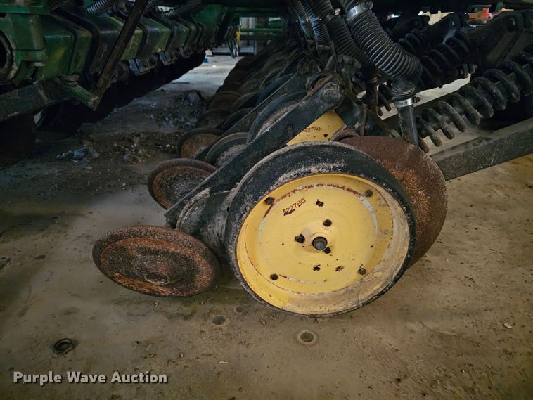 image for item KG9535 John Deere 750  grain drill