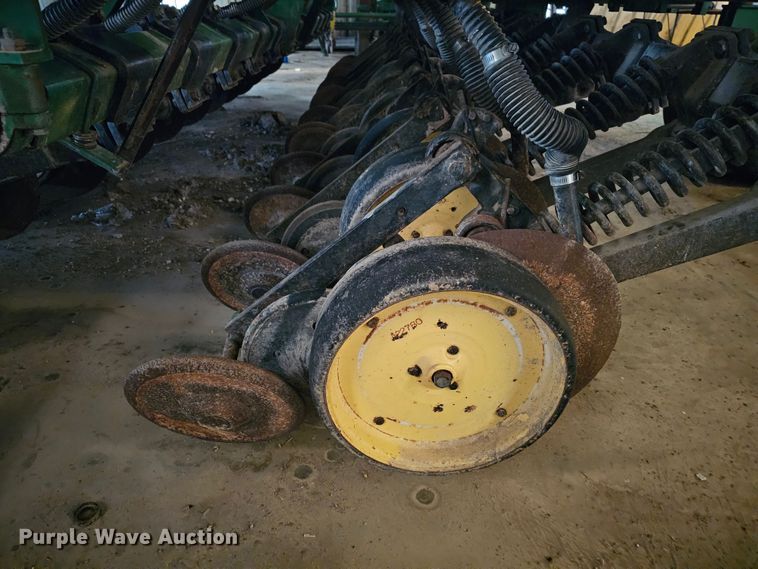 image for item KG9535 John Deere 750  grain drill