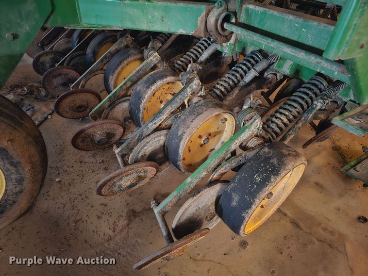 image for item KG9535 John Deere 750  grain drill