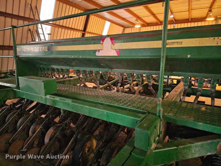 image for item KG9535 John Deere 750  grain drill