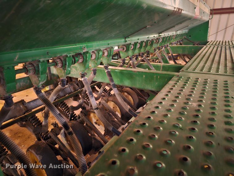 image for item KG9535 John Deere 750  grain drill