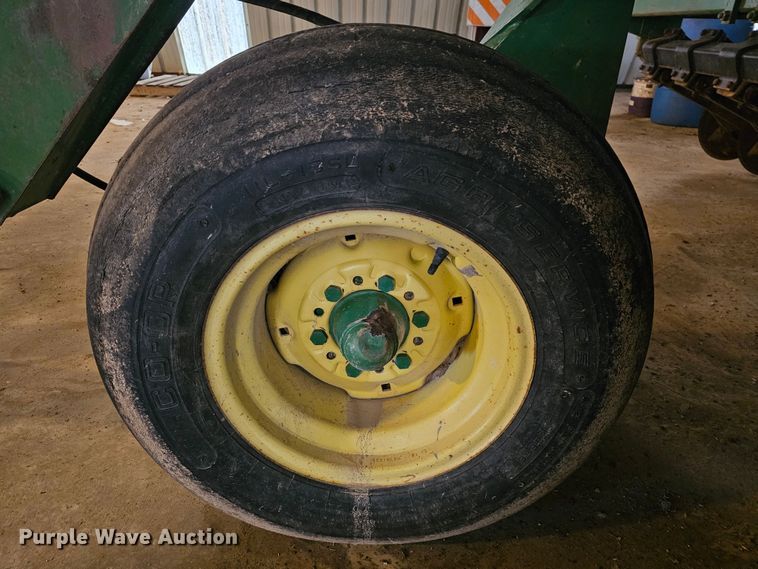 image for item KG9535 John Deere 750  grain drill