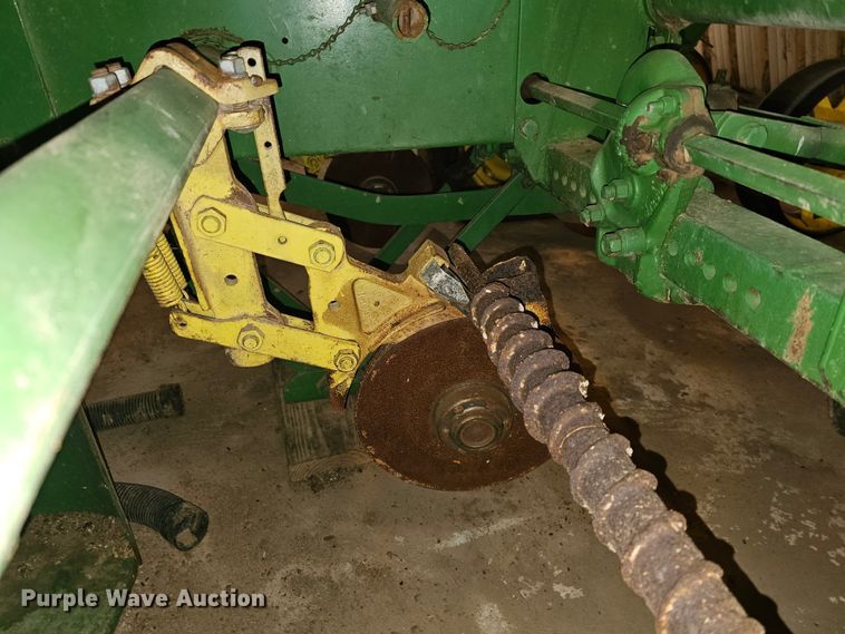 image for item KG9536 John Deere  planter