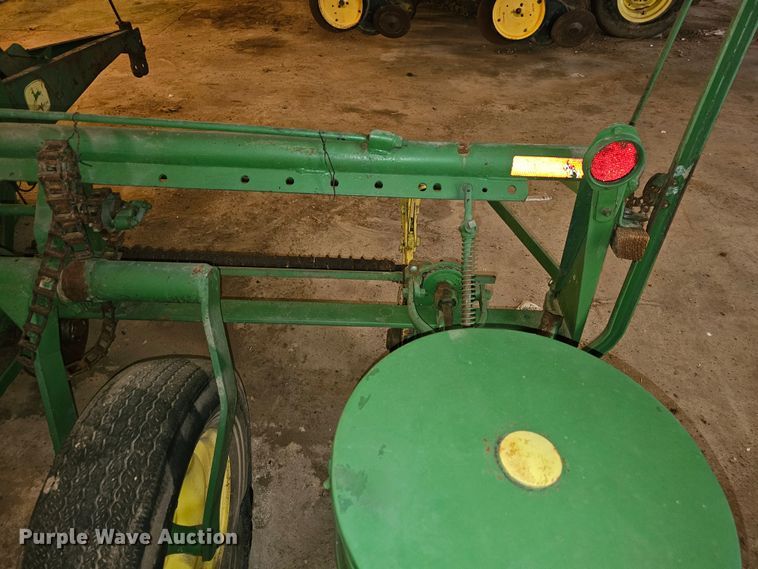 image for item KG9536 John Deere  planter