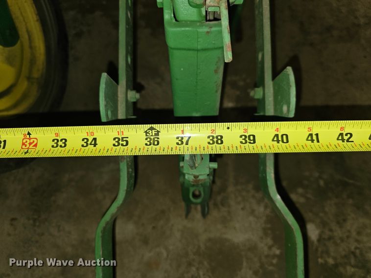 image for item KG9536 John Deere  planter
