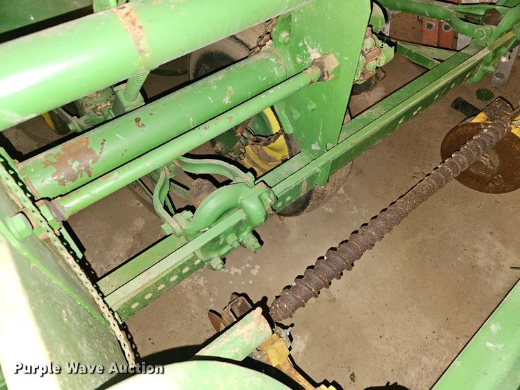 image for item KG9536 John Deere  planter