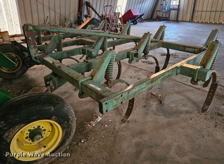 image for item KG9541 John Deere E1600  chisel