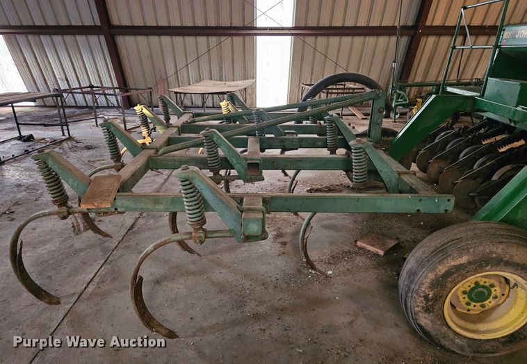 image for item KG9541 John Deere E1600  chisel