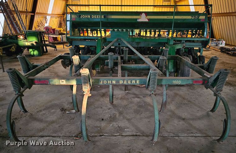 image for item KG9541 John Deere E1600  chisel